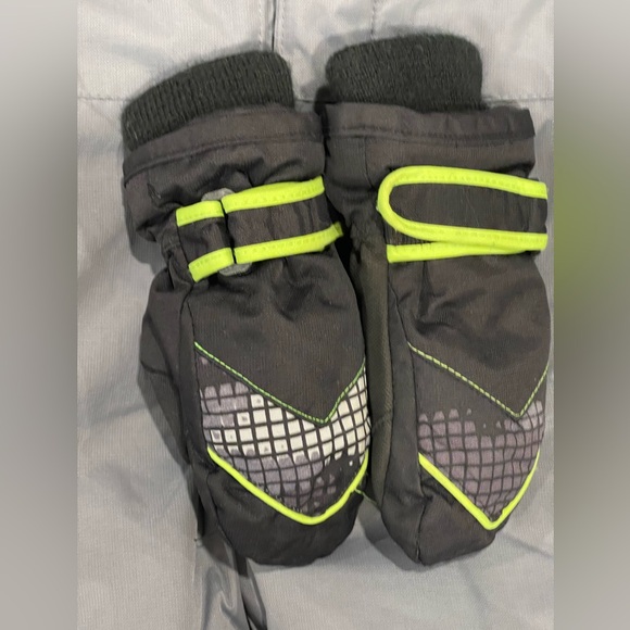 Snow Set - 2T - Picture 4 of 4